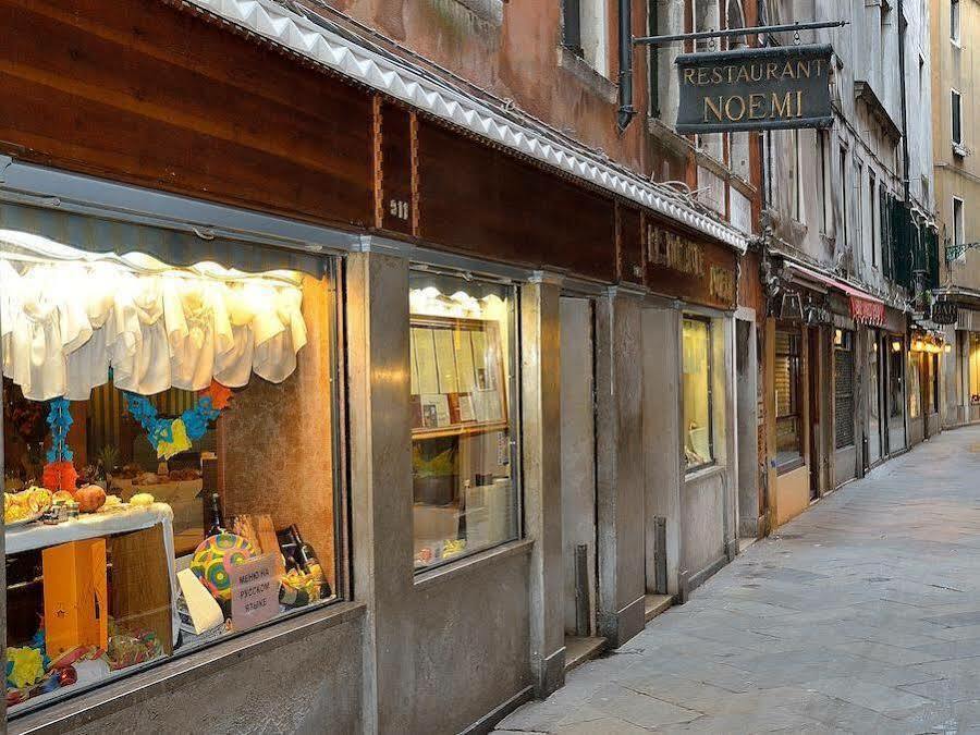 Hotel Noemi Venecia Exterior foto